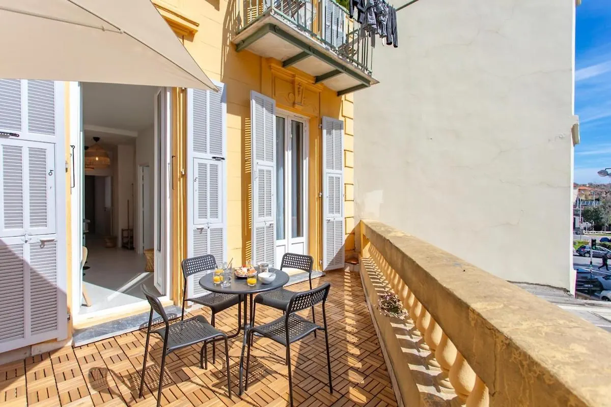 #35 Suite Carlone 5Min From The Beach Ac & Terrace Nice 0*,  France