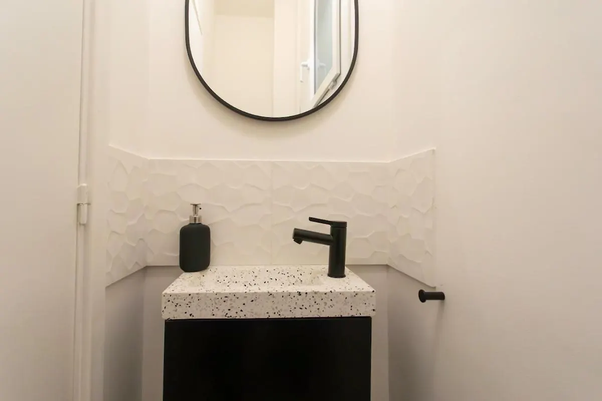 #35 Suite Carlone 5Min From The Beach Ac & Terrace Nice Apartment